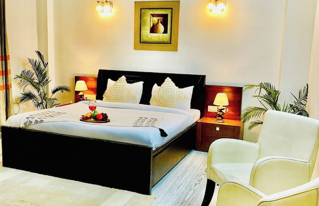 BedChambers Serviced Apartments -Artemis - Photo 5
