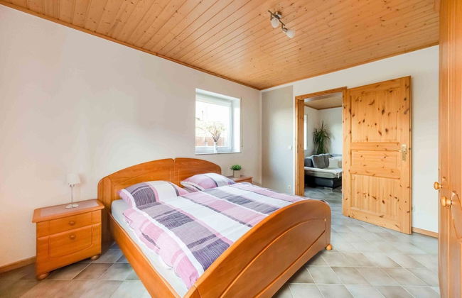 Holiday Home in the Eifel-mosel With Garden - Photo 4