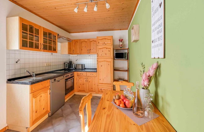 Holiday Home in the Eifel-mosel With Garden - Photo 10
