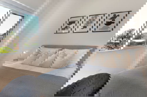 Foto 3 - Phaedrus Living: City Breeze Residences Urbanity