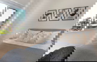Foto 3 - Phaedrus Living: City Breeze Residences Urbanity