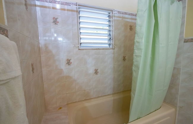 Entire Homestay In Kingston - by Airport - Foto 19