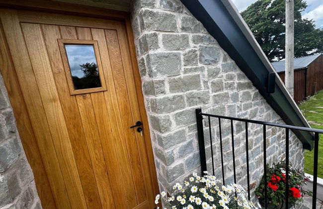 Cozy Studio Attic Retreat in Bettws Newydd - Photo 16