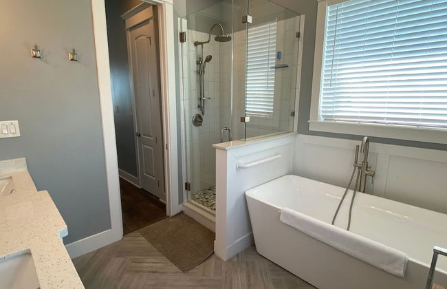 Beachside Paradise Retreat With Luxury - Photo 15