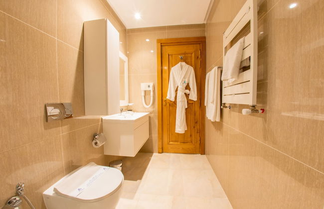 The Penthouse Suites Hotel - Foto 20