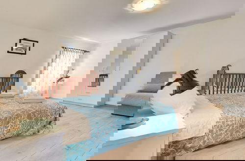 Foto 7 - Apartment With Modern Decor and Spacious Garden, 3 km From the Beach