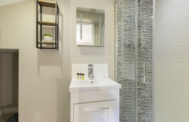 Elliot Oliver - 2 Bedroom Garden Apartment With Parking - Foto 14