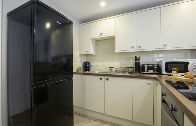 Elliot Oliver - 2 Bedroom Garden Apartment With Parking - Foto 9