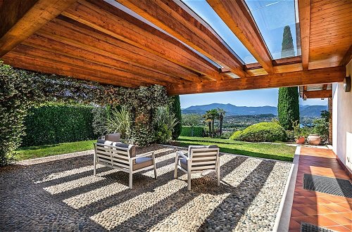 Foto 32 - Villa Vittoria con Vista Lago e Piscina by Wonderful Italy