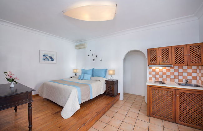 Meltemi Suites - Photo 9