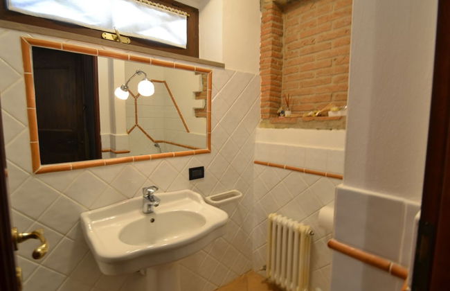 Charming Villa in Suvereto with Hot Tub - Photo 15