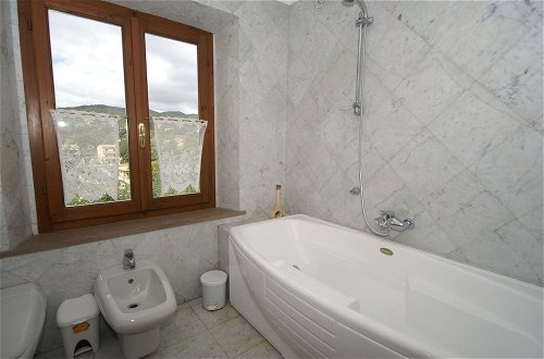 Foto 19 - Charming Villa in Suvereto with Hot Tub