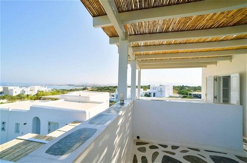 Photo 6 - Coral Villa With 4 Bedrooms in Paros