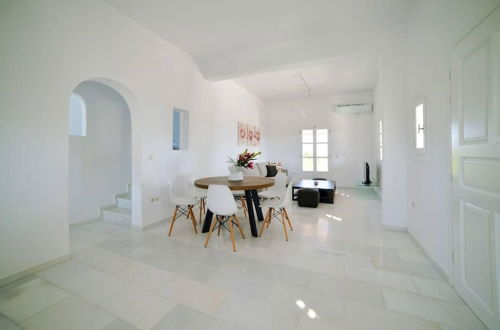 Foto 9 - Coral Villa With 4 Bedrooms in Paros