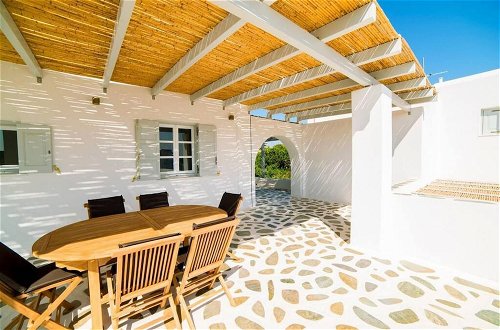 Foto 5 - Coral Villa With 4 Bedrooms in Paros