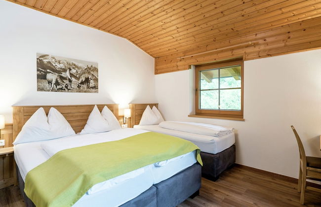 Luxurious Holiday Home in Saalbach-hinterglemm With Barbecue - Photo 3