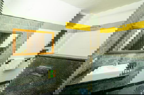Photo 34 - Opulent Antique 6BR Villa in Gurugram