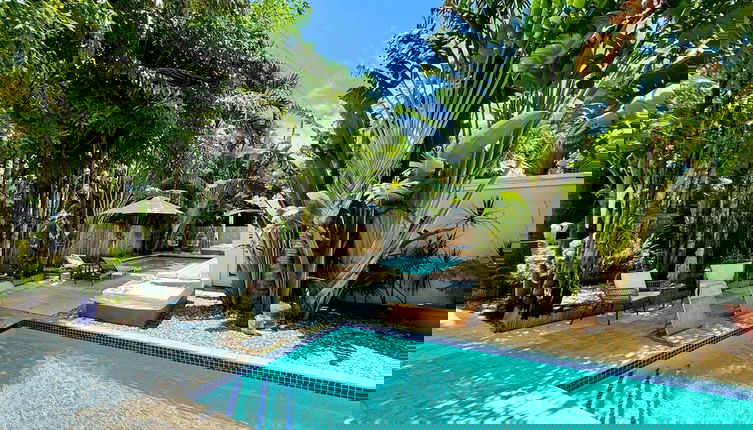 Foto 1 - Islands Inn on the Drive - Poolside Paradise - Queen Bed - B2