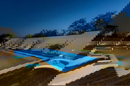 Photo 24 - Sophisticated Oasis Residence Villa With Pool