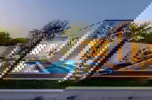 Photo 23 - Sophisticated Oasis Residence Villa With Pool