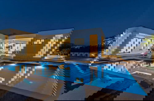 Photo 25 - Sophisticated Oasis Residence Villa With Pool