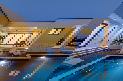 Photo 26 - Sophisticated Oasis Residence Villa With Pool