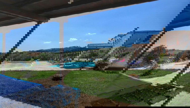 Foto 1 - Lovely Farmhouse in Asciano With Swimming Pool