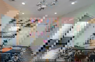 Foto 2 - NEW 4 Bedroom Apt Near DT Walk to Restaurants