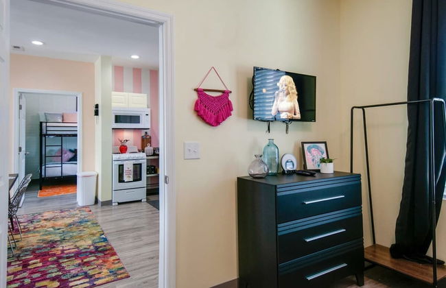 NEW 4 Bedroom Apt Near DT Walk to Restaurants - Foto 9