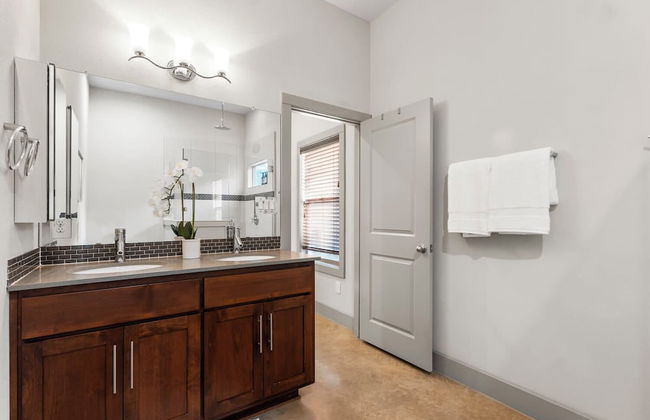 Chic & Homey 3BR Close to Downtown - Foto 16