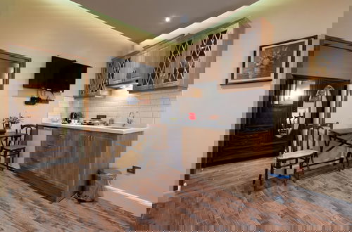 Photo 8 - Level Suites