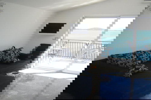 Foto 36 - Wonderful Visinisce Apartments With Terrace and Sea Views
