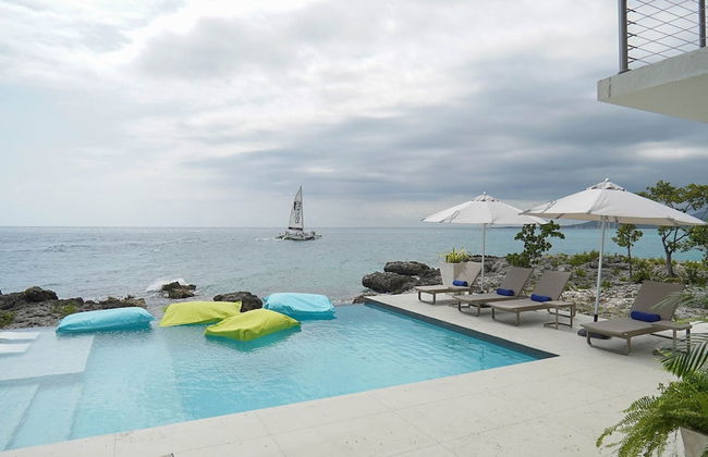 Santosha Whitehouse JM - 10 Bedroom Villa w Private Beach - Foto 3