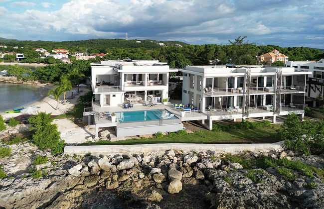 Santosha Whitehouse JM - 10 Bedroom Villa w Private Beach - Foto 2
