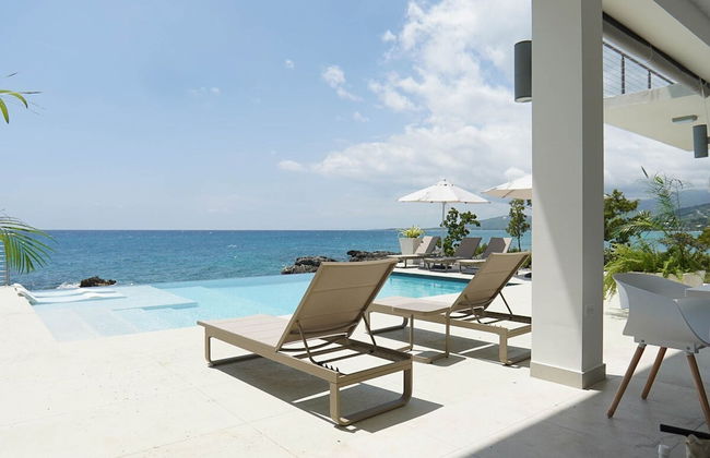 Santosha Whitehouse JM - 10 Bedroom Villa w Private Beach - Foto 4