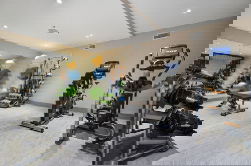 Foto 42 - Stunning 4-bdr Penthouse With Rooftop Deck Ski-in out Access Pool hot Tubs 5-star Amenities