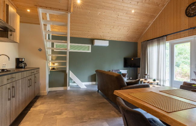 Forest Lodge in Nature With Pond Views - Foto 7