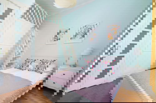 Foto 7 - Cozy Apartment in the Center by Renters