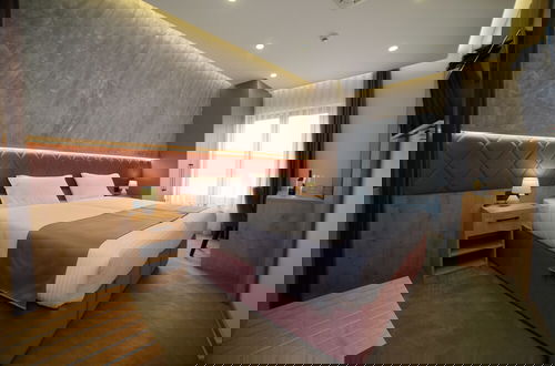 Photo 21 - Lakeside Residence