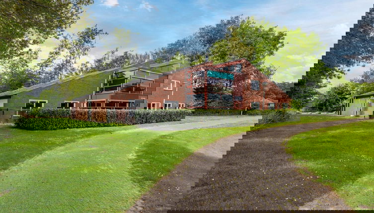 Foto 1 - Well Furnished Home for Groups with Fireplace near Water