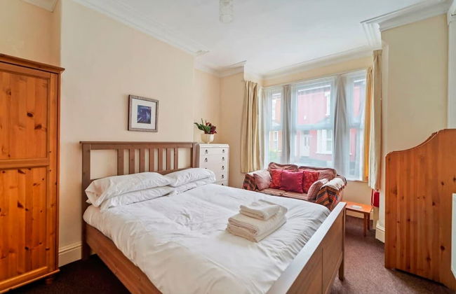 4 Bed Homely Retreat - Wolverhampton - Foto 15