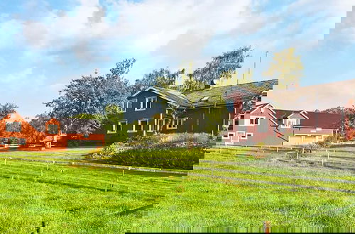 Foto 1 - 8 Person Holiday Home in Bralanda-by Traum