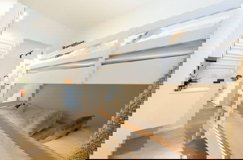 Foto 42 - Renovated Apartment With sea View and Parking