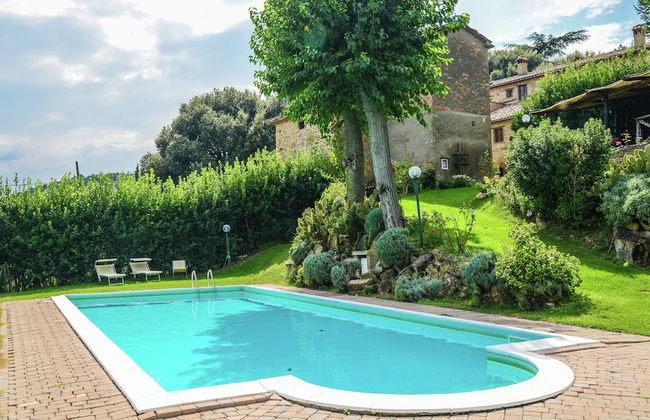 Stunning Holiday Home in Umbria With Jacuzzi - Photo 58