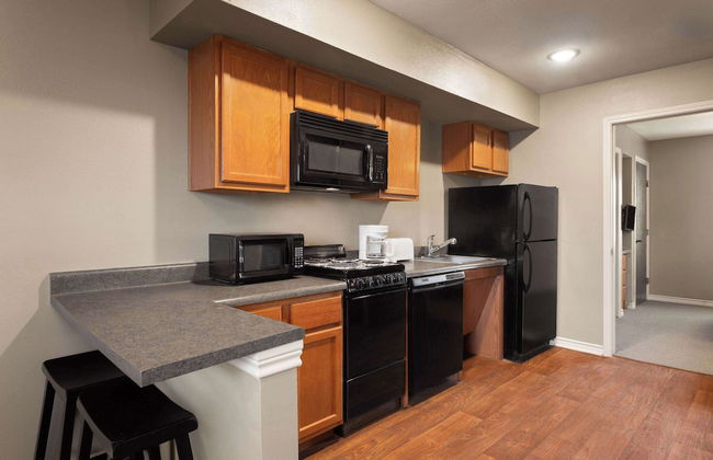 Eagle's Den Suites Cotulla a Travelodge by Wyndham - Foto 15