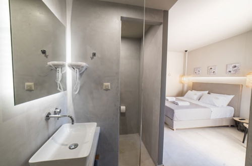 Foto 60 - Theros Suites