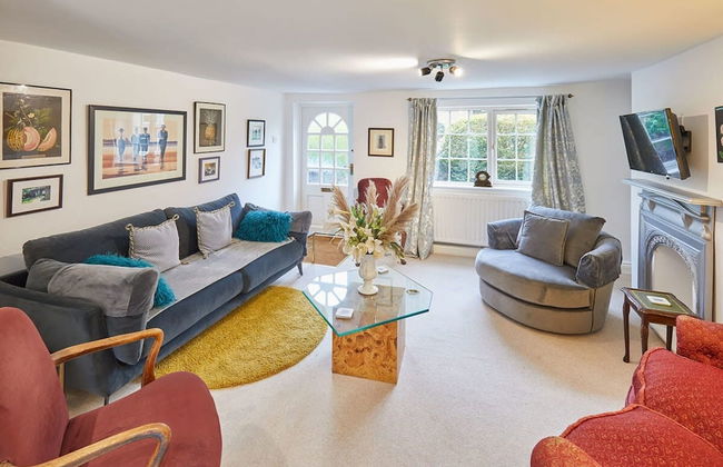 Host Stay Rose Cottage - Photo 5