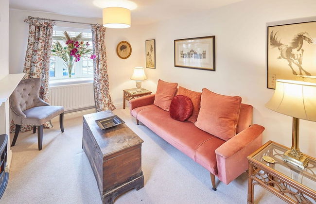 Host Stay Rose Cottage - Photo 6