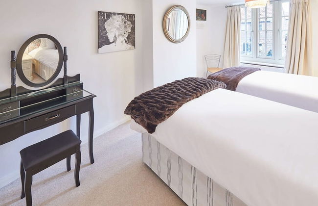 Host Stay Rose Cottage - Photo 23