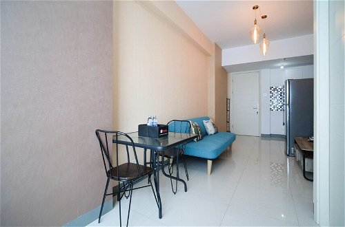 Photo 18 - Homey And Well Furnished 2Br At Anderson Supermall Mansion Apartement
